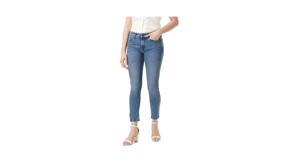 12 Different Types Of Jeans for Men & Women 3 Skinny jeans: