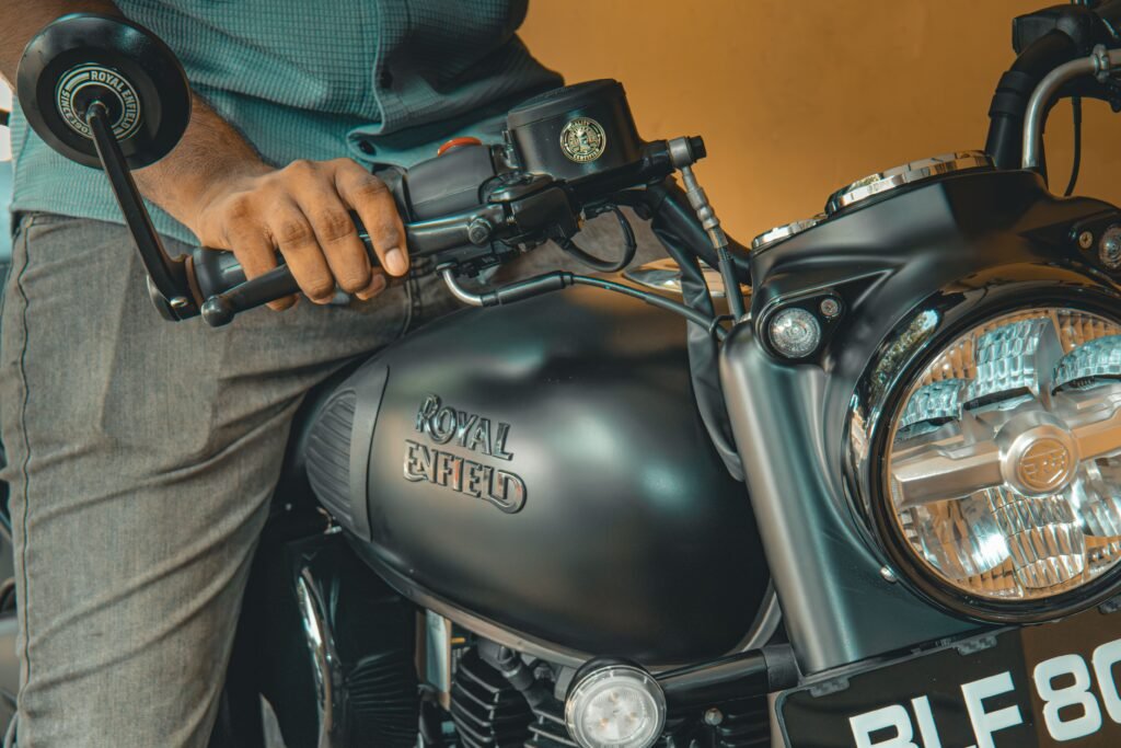 Best Phone Mount for Royal Enfield Classic 350 1 pexels ceylonframes 38029248
