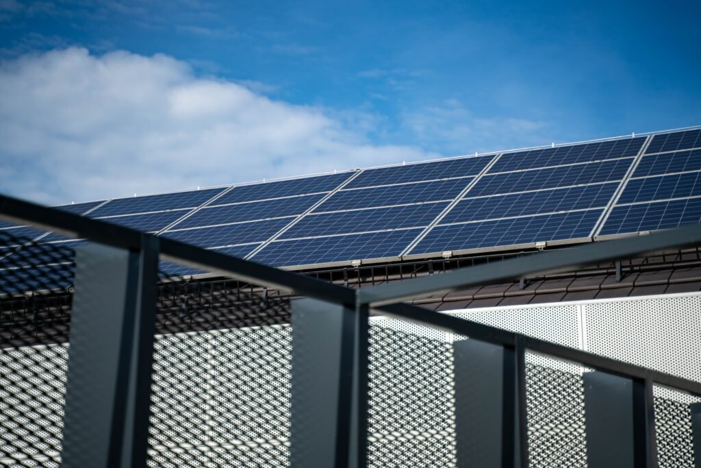 10 Tips to Maintain Your Solar Panels (Monsoon Edition) 1 pexels vladimirsrajber 13963757